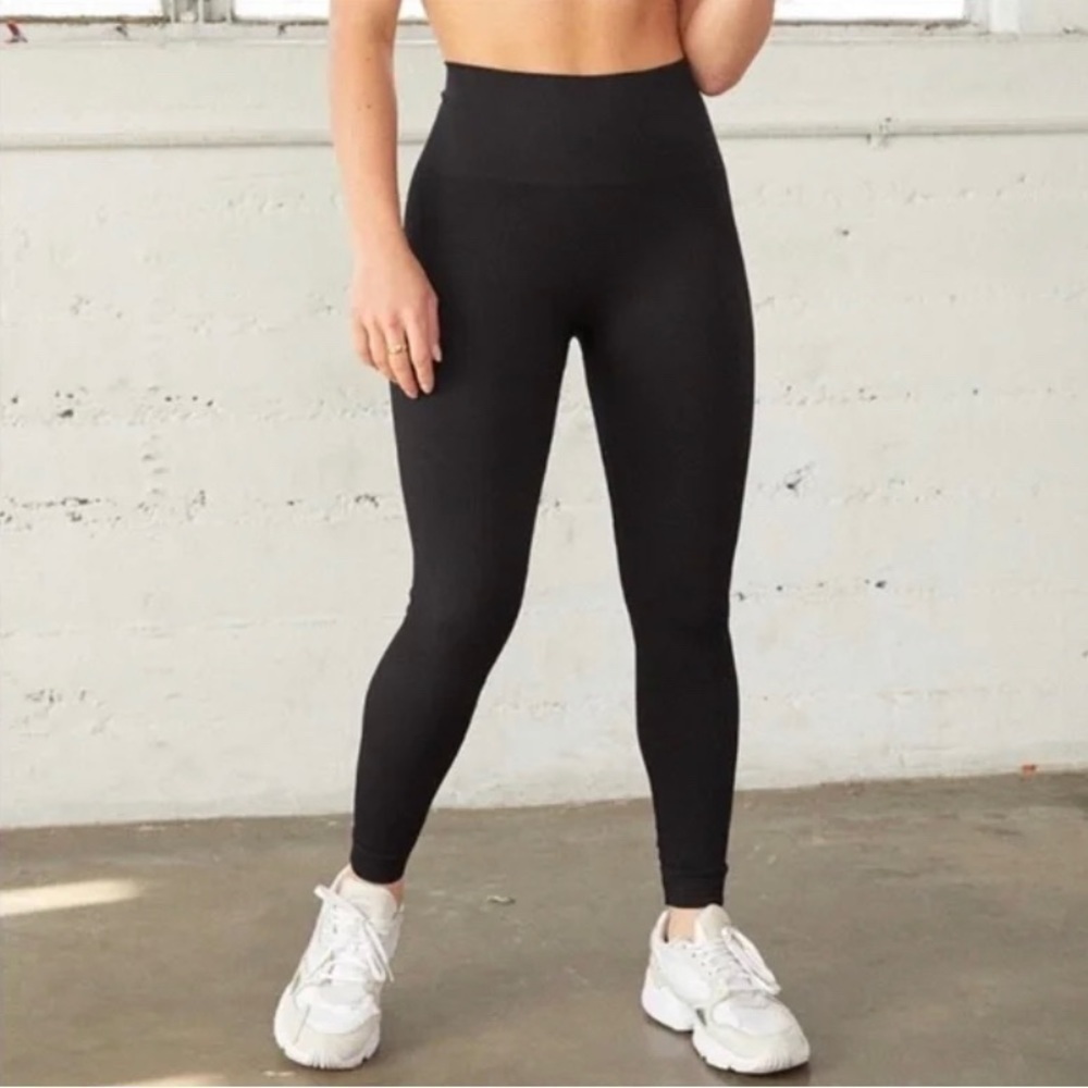 Outdoor Voices Black Studio Skin Leggings M Small Compression